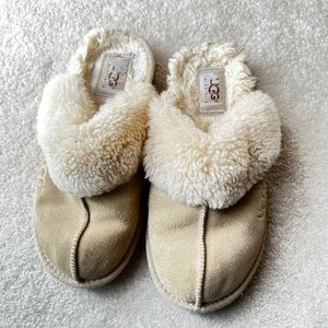 UGG children fur lined slippers in cream color, size 2